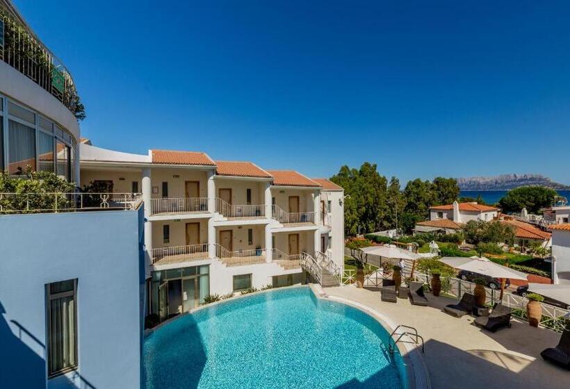 هتل The Pelican Beach Resort & Spa  Adults Only