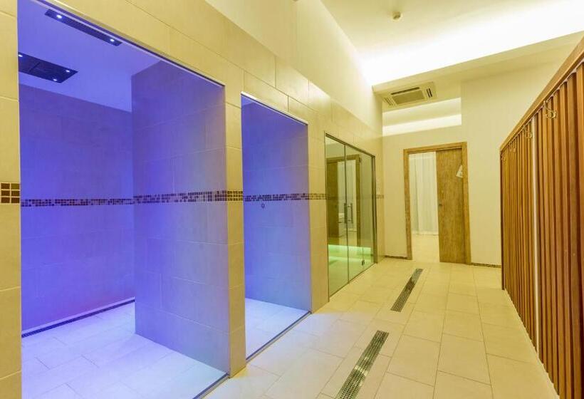 هتل The Pelican Beach Resort & Spa  Adults Only