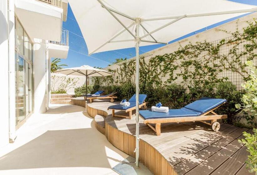 هتل The Pelican Beach Resort & Spa  Adults Only