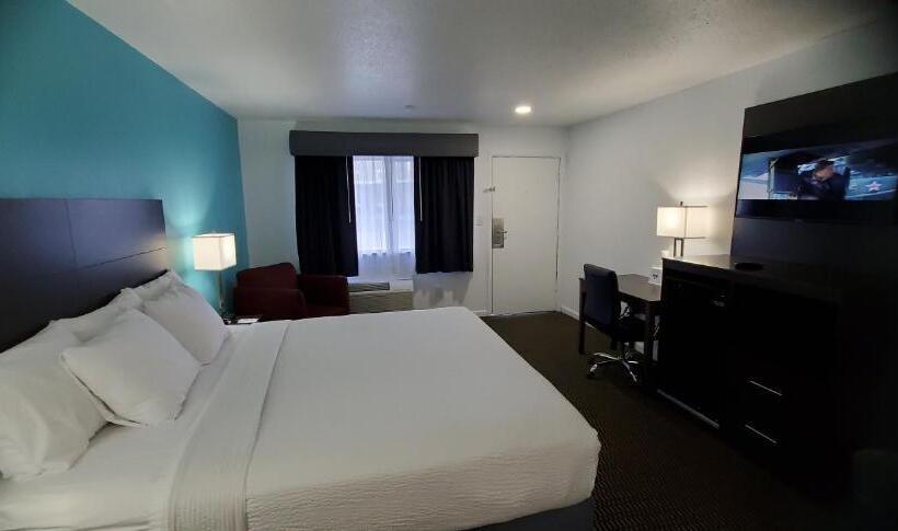 호텔 Travelodge By Wyndham Livonia Canton Novi Detroit Area