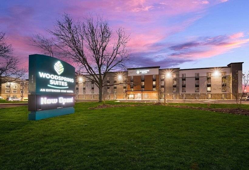 هتل Woodspring Suites Dearborn   Detroit