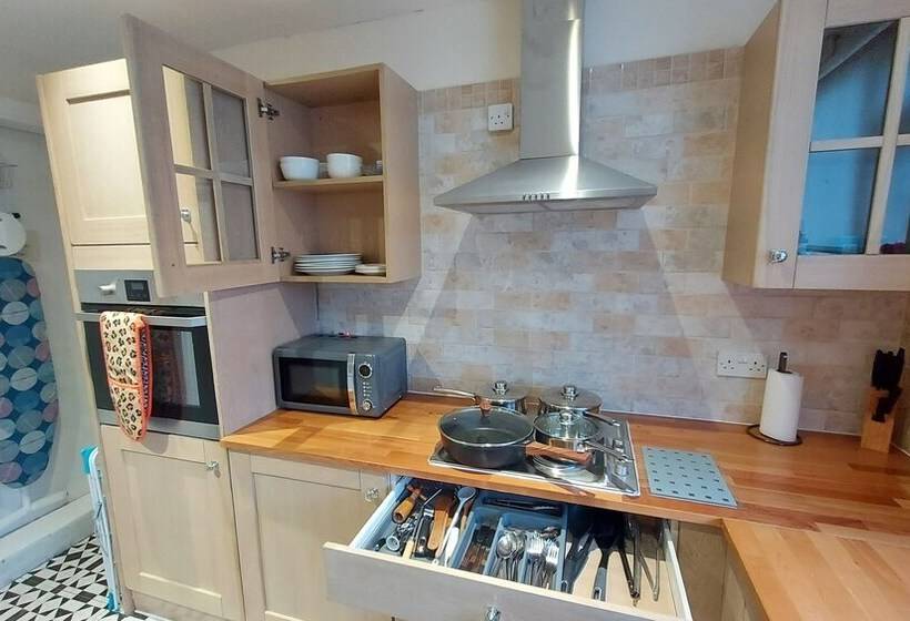 דירת נופש Ravensdale Villa  Ideal For Longer Stays In Kent