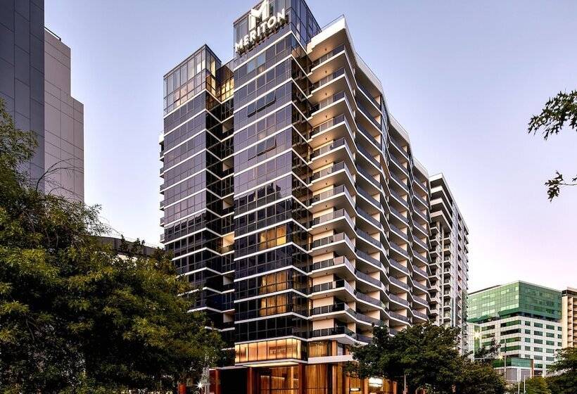 هتل Meriton Suites Canberra