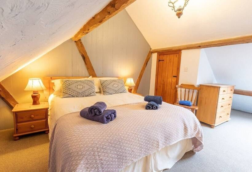 Отель West Hollowcombe Farm Cottages   Full Site Booking