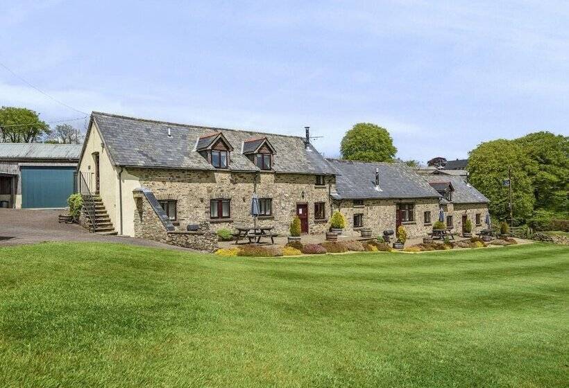 Отель West Hollowcombe Farm Cottages   Full Site Booking