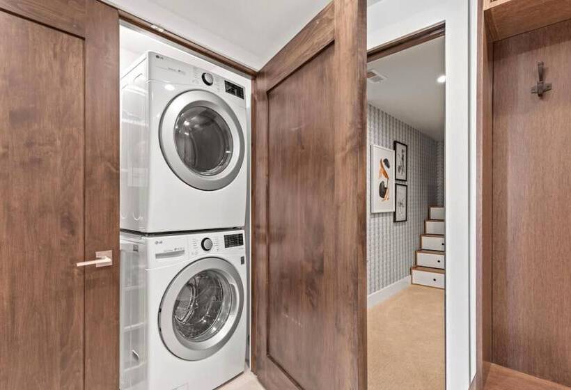 Empire 4 Bedrooms Pea 1009 By Kbm