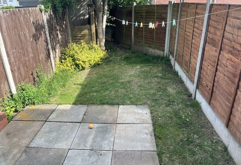 דירת נופש 3 Bed House In Stoke On Trent Free Sky Free Wifi