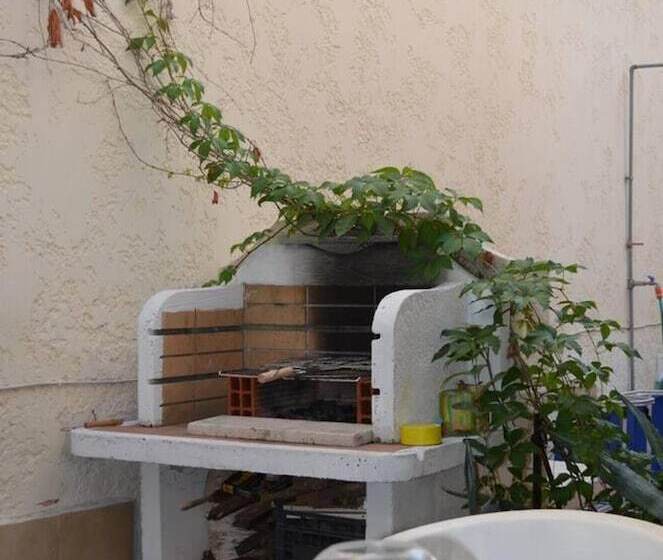 اقامتگاه Immaculate 3 Bed House In