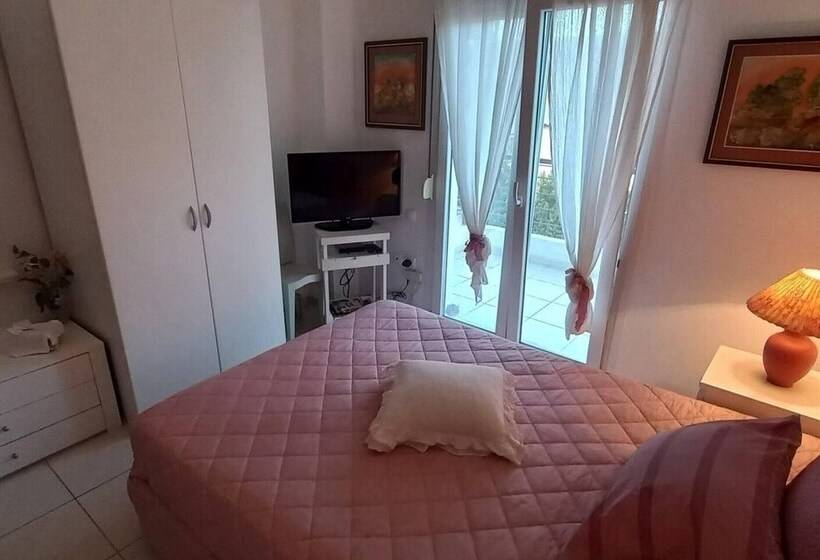 اقامتگاه Immaculate 3 Bed House In