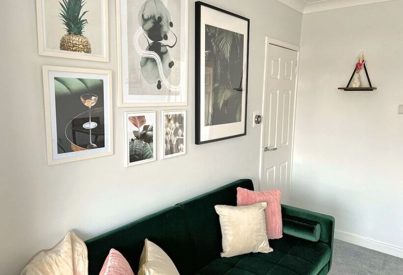 اقامتگاه Quirky Family Home In Glasgow