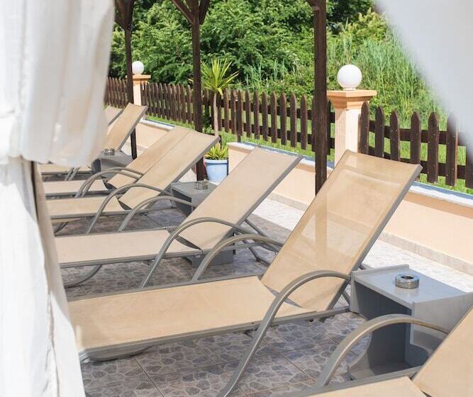 Sandy Beach Annexe
