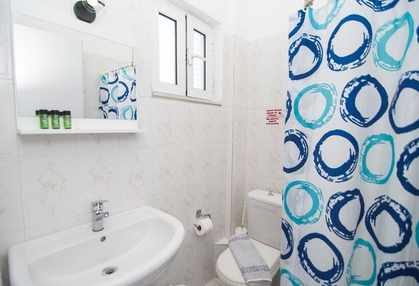 Sandy Beach Annexe