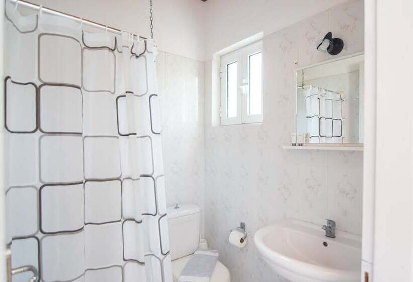 Sandy Beach Annexe