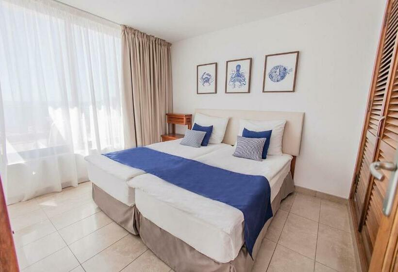 Servatur JB - Adults Only