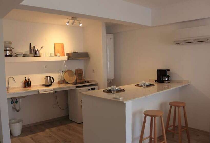 هتل Aloha Suites Mediterranean