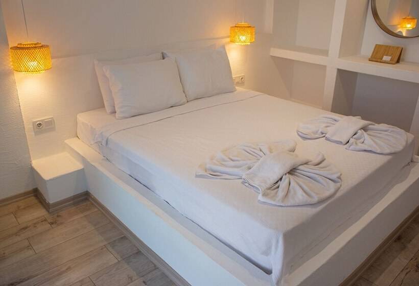 هتل Aloha Suites Mediterranean