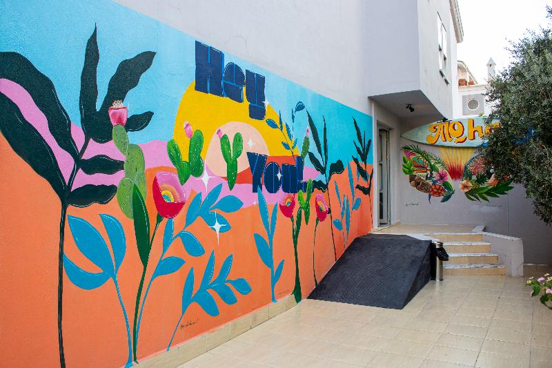 هتل Aloha Suites Mediterranean