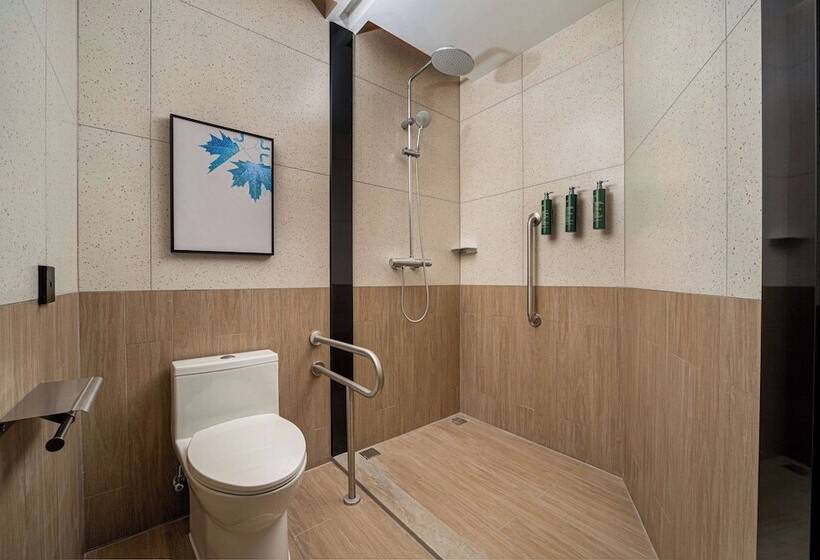 هتل Hilton Garden Inn Shanghai Lujiazui