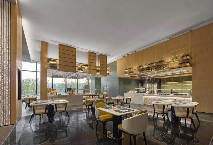 هتل Hilton Nanjing Niushoushan