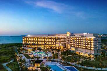 هتل Hilton Okinawa Miyako Island Resort