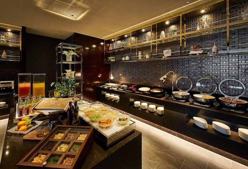 בית מלון כפרי Hilton Yokohama