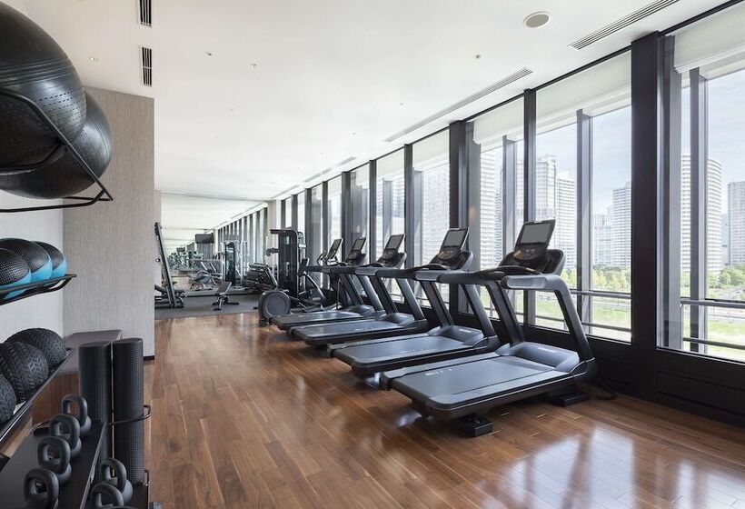 בית מלון כפרי Hilton Yokohama