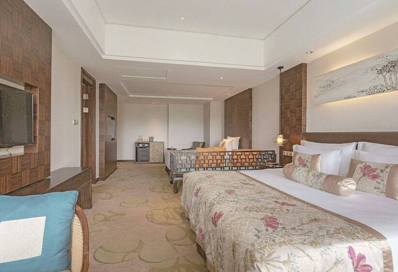هتل Howard Johnson By Wyndham Dongqian Lake Plaza Ningbo