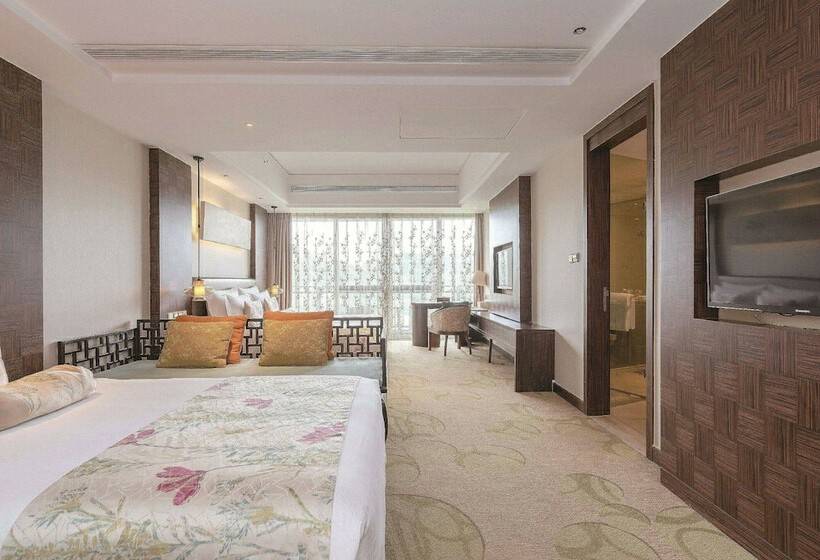 هتل Howard Johnson By Wyndham Dongqian Lake Plaza Ningbo