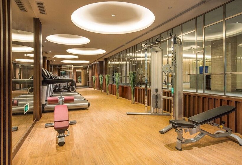 هتل Howard Johnson By Wyndham Dongqian Lake Plaza Ningbo