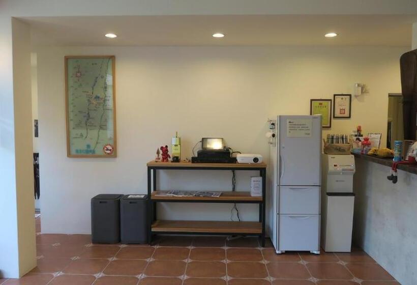 تختخواب و صبحانه Amy+ Bnb