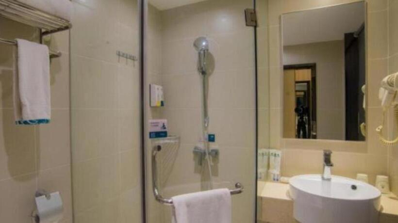 هتل City Comfort Inn Liuzhou High Speed Railway Station