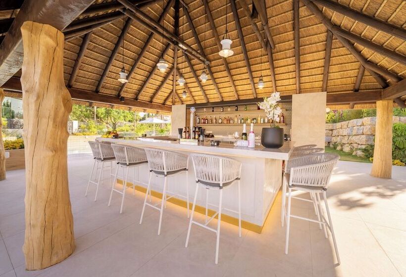 هتل Eurostars Oasis Marbella