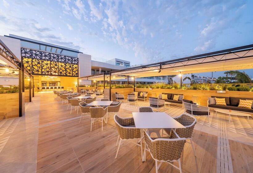 هتل Eurostars Oasis Marbella