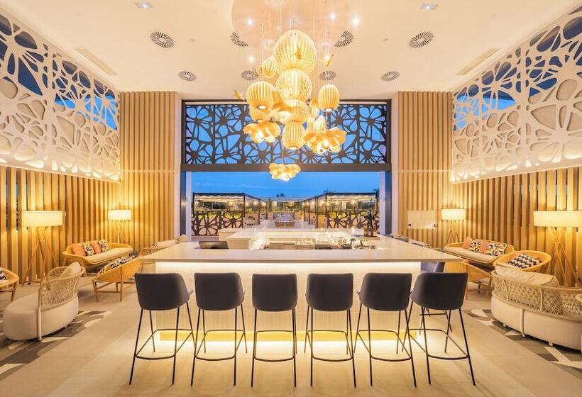 هتل Eurostars Oasis Marbella