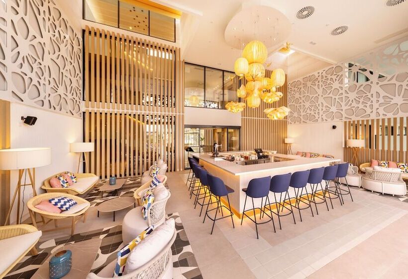 هتل Eurostars Oasis Marbella