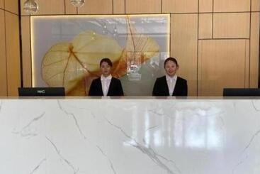هتل Greentree Inn Express Shandong Jinin Jiaxiang Railway Station
