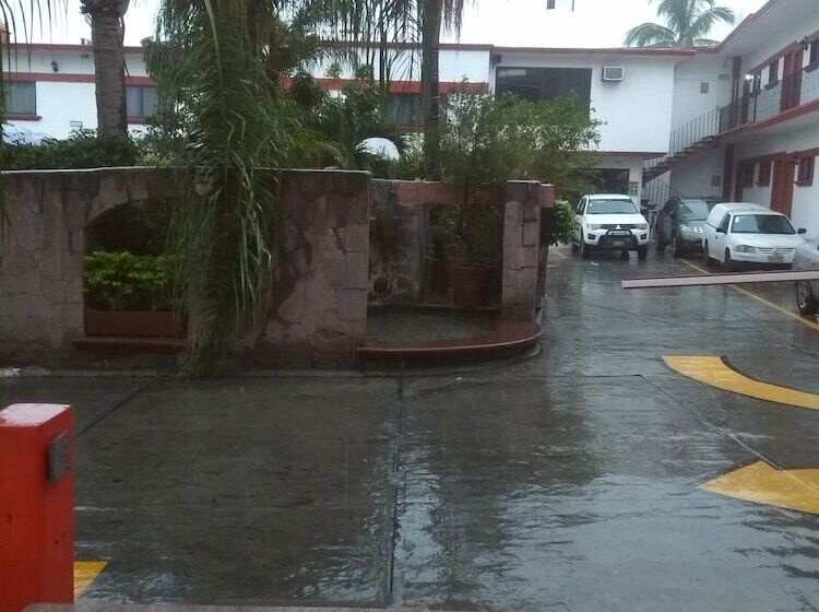 هتل Parador Del Rey