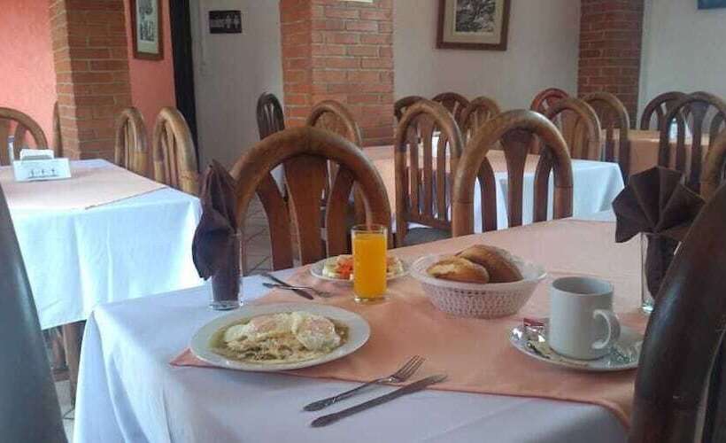 هتل Parador Del Rey