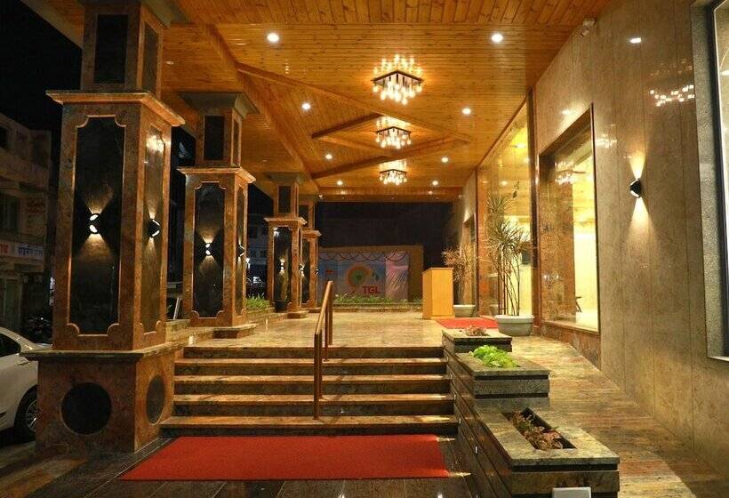 هتل The Grand Ladhukara