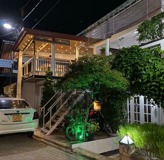 Beach Walk Hotel Unawatuna