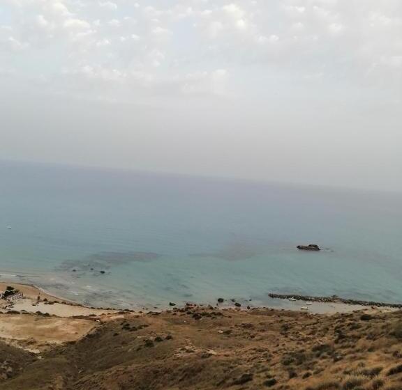 تختخواب و صبحانه Al Faro