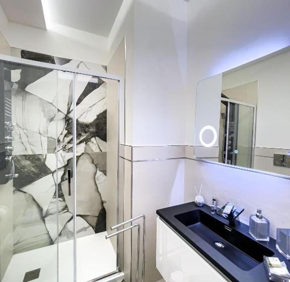 تختخواب و صبحانه Distinto Suite &s