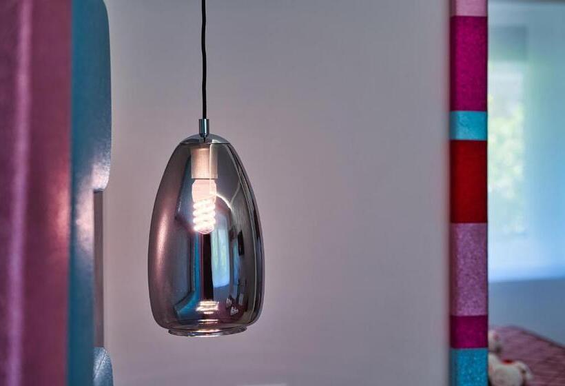 تختخواب و صبحانه Distinto Suite &s