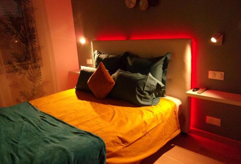 تختخواب و صبحانه Le Bourget   Suite Romantique