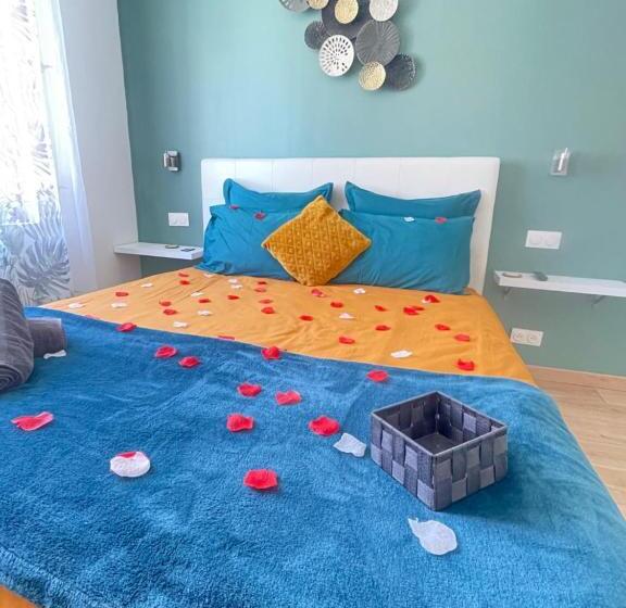 تختخواب و صبحانه Le Bourget   Suite Romantique