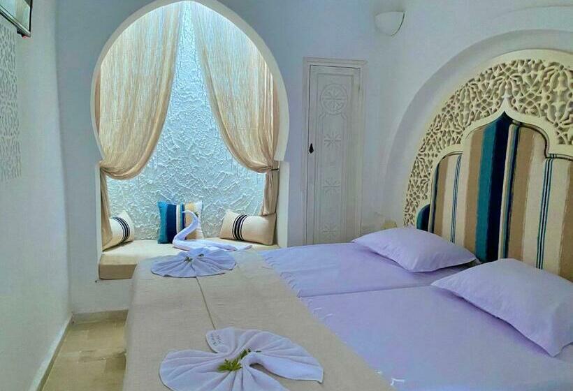 هتل Hôtel Djerba Authentique   Au Centre De Midoun