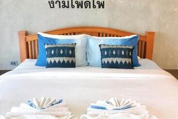 هتل Hug Sakhonnakhon