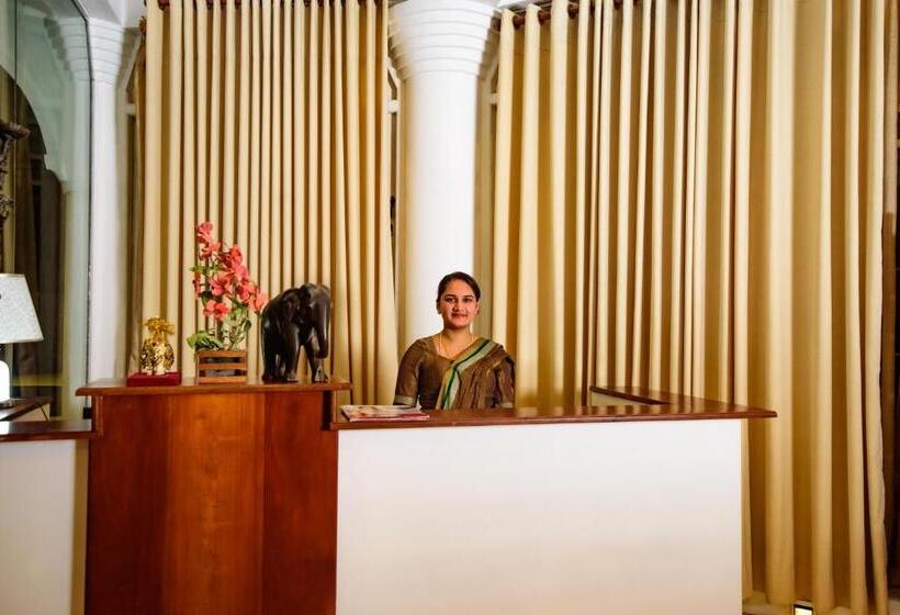 هتل Kandy View Resort