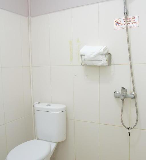 هتل Reddoorz Plus At Pelita Guest House Balikpapan