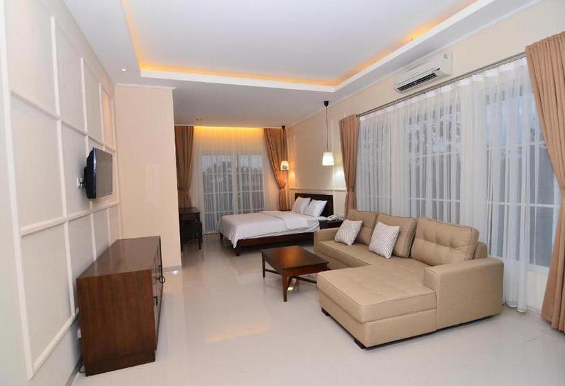 هتل Sevilla Resort Magelang
